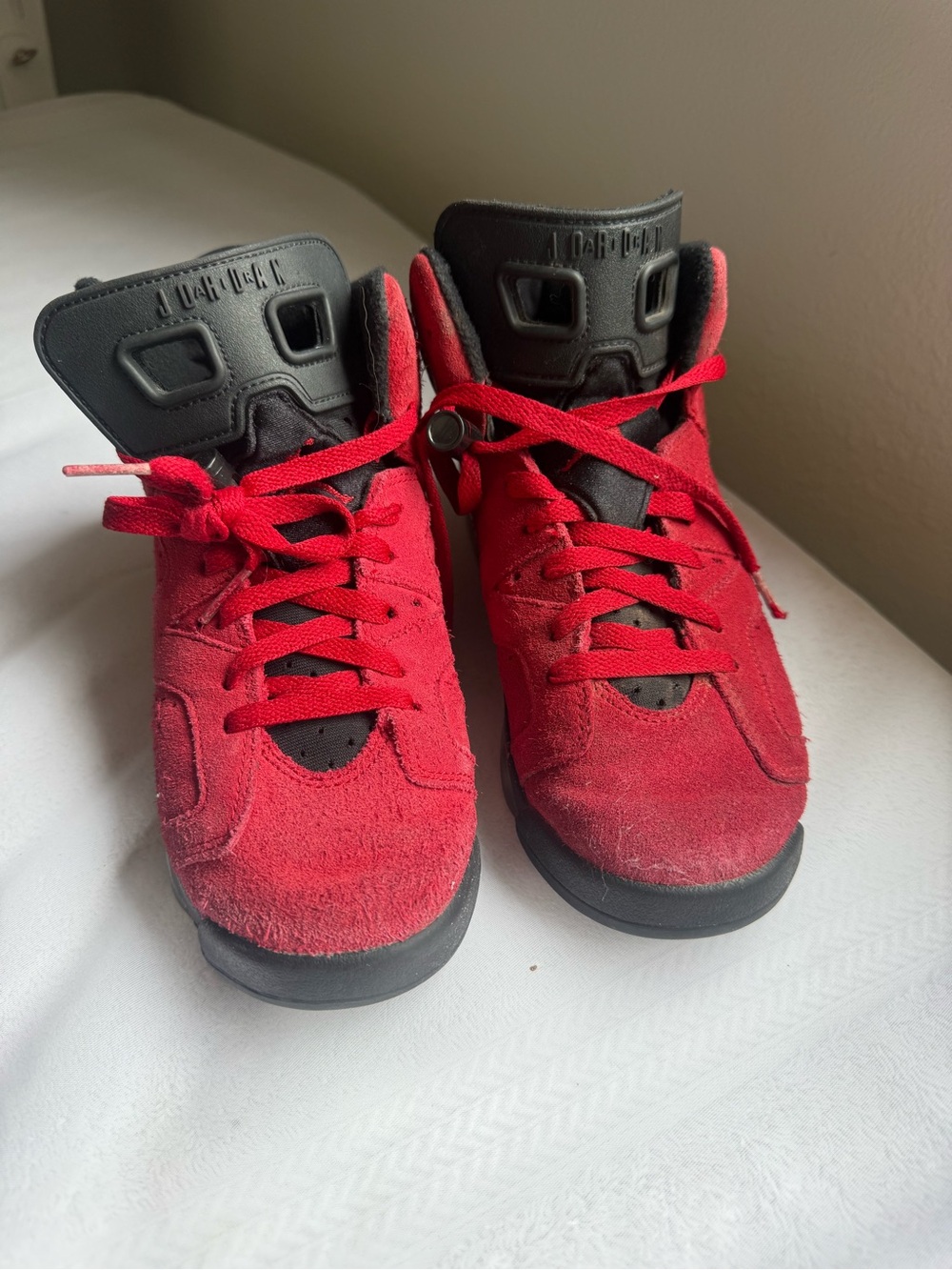 Nike Air Jordan 6 Retro GS Toro Bravo Red Suede 384665-600 Size 4.5Y